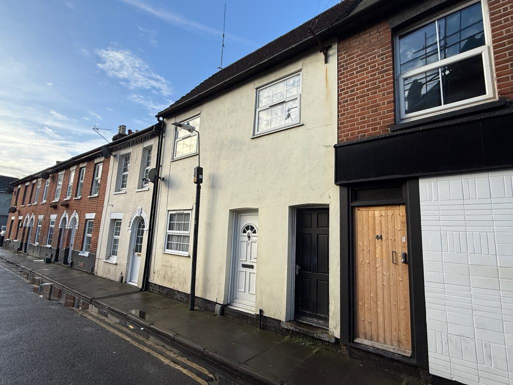 Lot: 31 - TERRACE HOUSE FOR IMPROVEMENT IN COLCHESTER CITY CENTRE - Alternative front view of 1 Whitewell Road